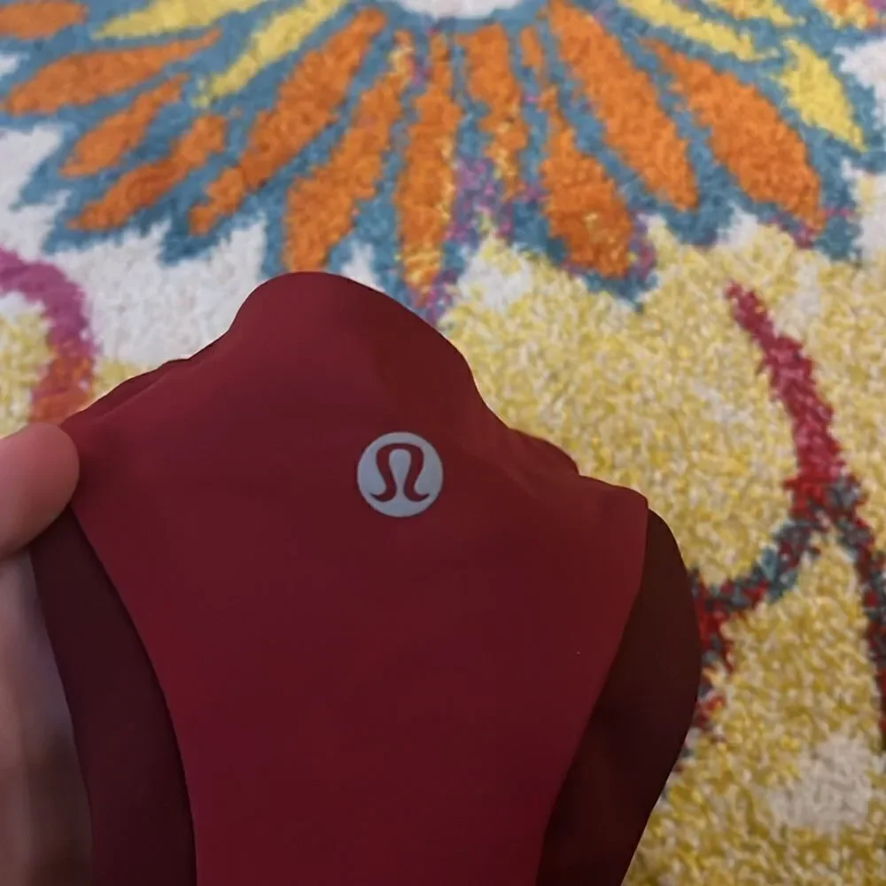 EUC LULULEMON ATHLETICA SPORTS BRA SIZE 2